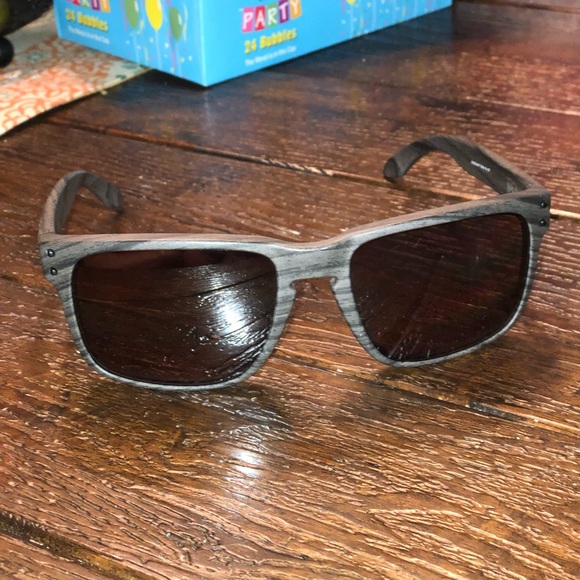 Oakley sunglasses - Picture 6 of 6